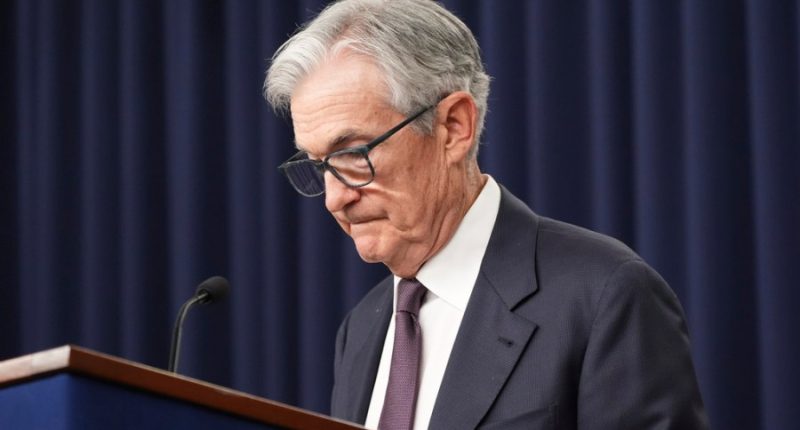 US housing finance chief tells Powell to lower interest rates