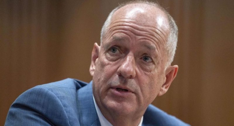 UnitedHealth CEO stepping down