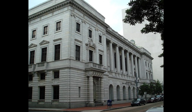 'This Is a District Court—Not a Denny’s': 5th Circuit Responds to SCOTUS in TdA Case and Hoo Boy