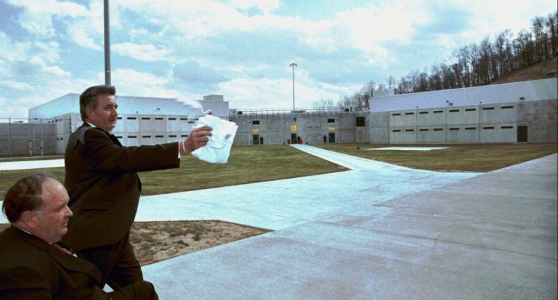 5 Virginia prison guards are injured by inmates accused of being MS-13 members