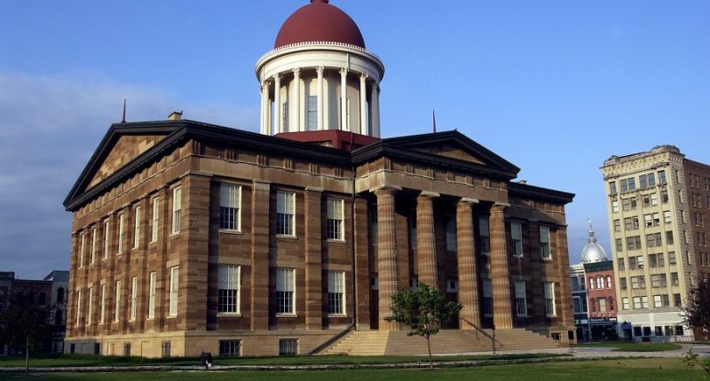60 new U.S. citizens to be naturalized in special ceremony at Old State Capitol