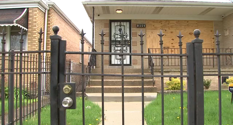 Alleged Chicago, Illinois squatters Shermaine Powell-Gillard, Codarro took over Marco Velazquez's home, so he moved in with them