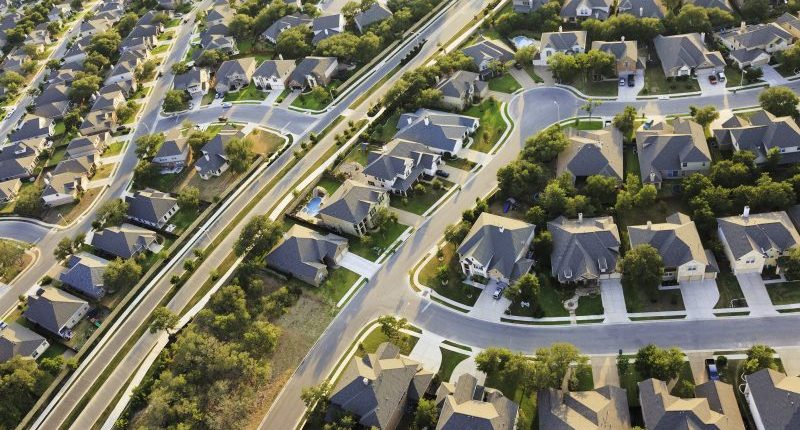 Americans purchasing more older homes than ever before