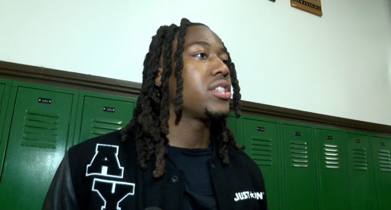 Ayo Dosunmu returns to Morgan Park for Nasir Rankin's commitment