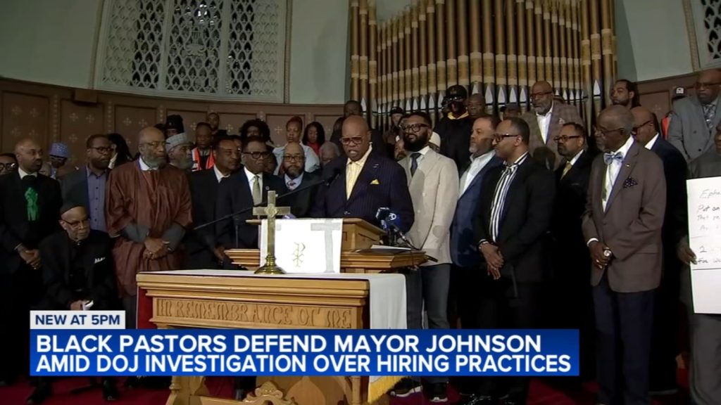 Chicago Black pastors gather in solidarity with Mayor Brandon Johnson amid Department of Justice hiring investigation