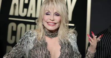 Dolly Parton Worries Her 'Scary' Cosmetic Surgeries Will Go 'Wrong'