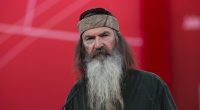 Duck Dynasty's Phil Robertson Dies at 79 After Alzheimer's Diagnosis