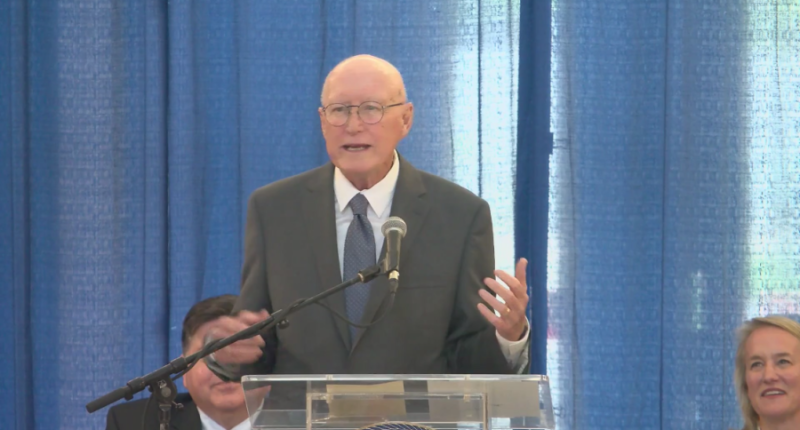 Former Governor Jim Edgar honored with dedication at the Illinois State Library