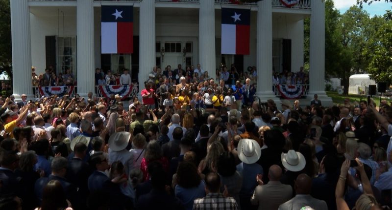 Gov. Abbott signs Texas school choice bill into law