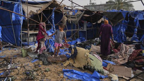 Israel launches 'great force' at Gaza in new attack