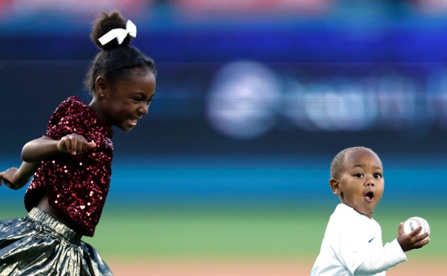 MOOKIE BETTS' SON STEALS THE SPOTLIGHT DURING DODGERS GAME