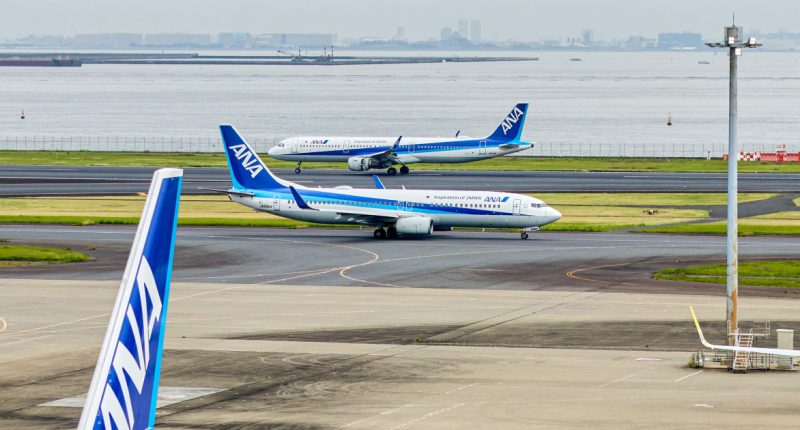 Marine says he tackled man accused of trying to open exit door midflight