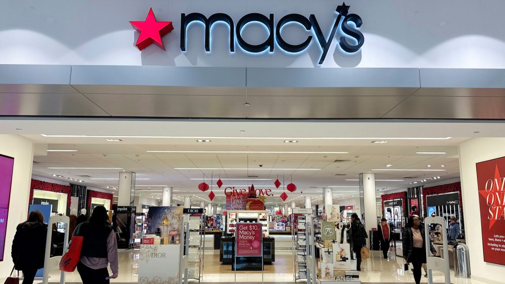 Memorial Day 2025: What's open and closed including banks, post offices and retail stores