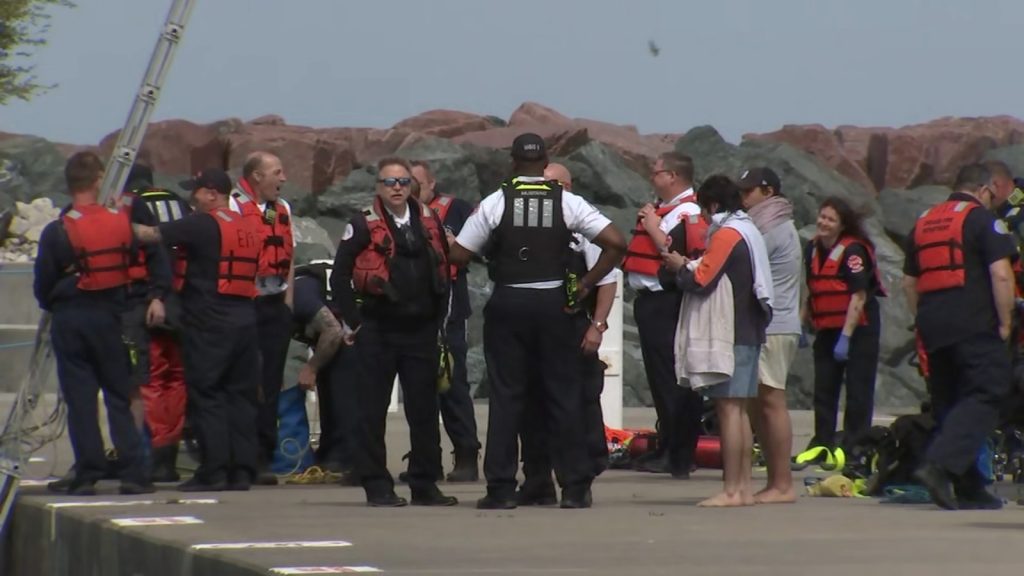 Missing swimmer dies after being pulled from Lake Michigan at 31st Street Beach: officials