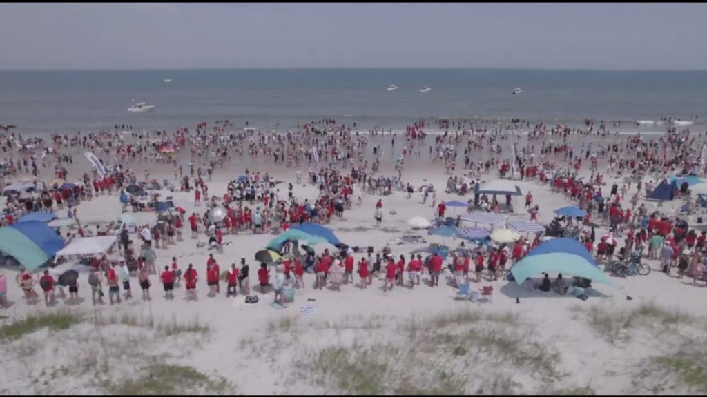 Nearly 2,000 people baptized at Jacksonville's Hanna Park