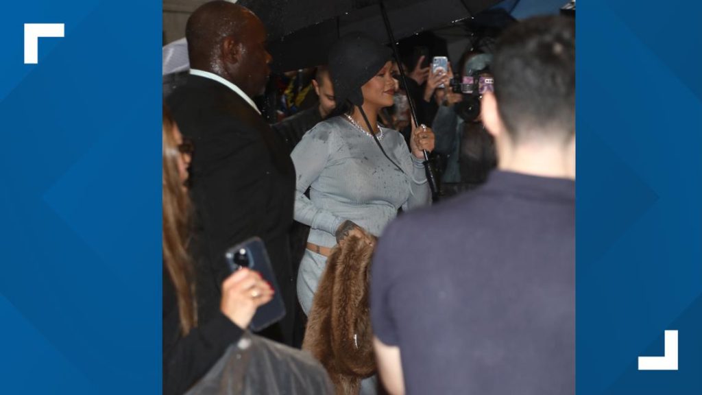 Rihanna announces pregnancy, debuts baby bump at Met Gala