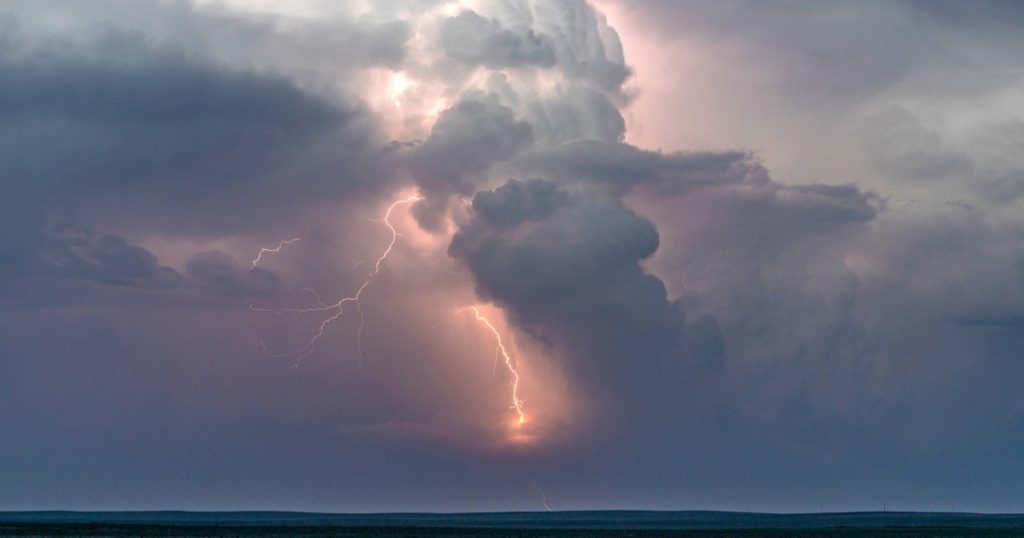 Severe storms continue rolling through South and East Coast as heat persists in the West
