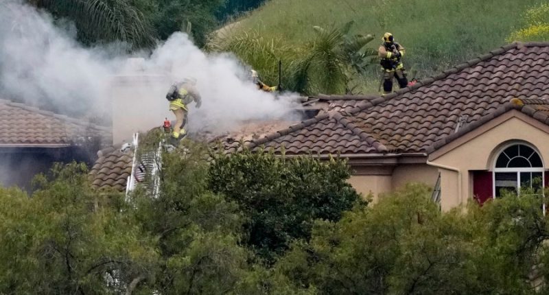 Small plane crashes into Southern California neighorhood, 1 dead