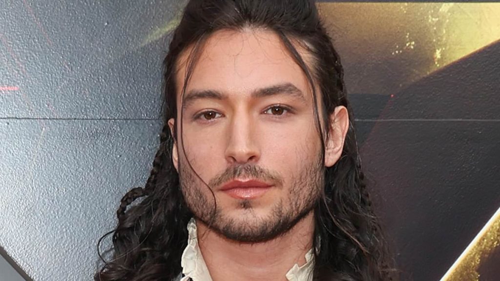 Troubled star makes surprise Cannes appearance after controversies