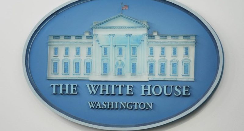 White House launches Drudge Report lookalike site