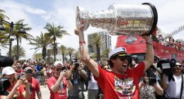 'This is amazing': Panthers celebrate 2nd consecutive Stanley Cup with another parade
