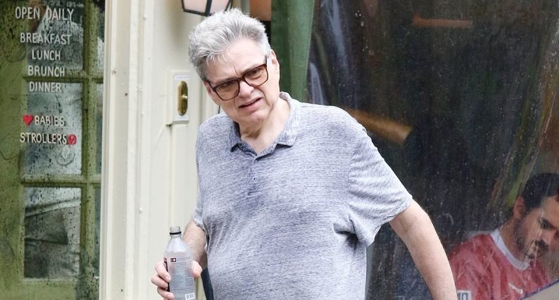 90s actor who starred with Julia Roberts is unrecognizable