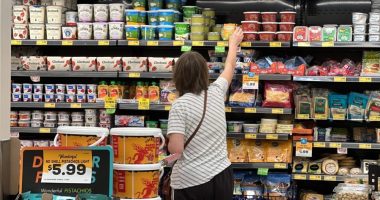 Abbott signs MAHA measure requiring food warning labels in Texas