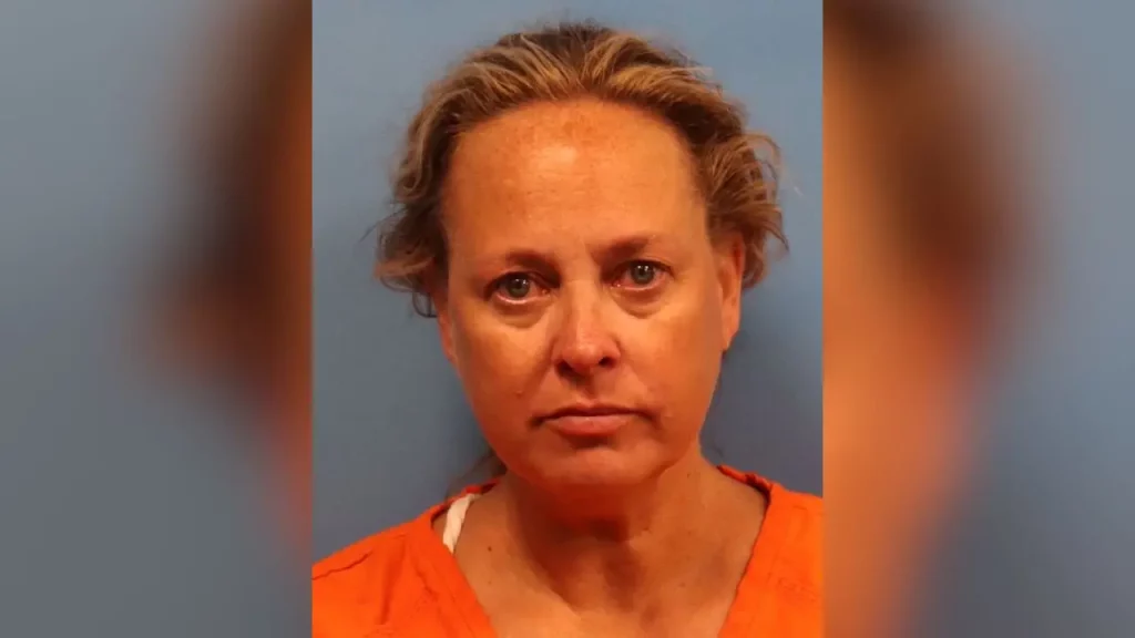 Alabama kindergarten teacher, 49, accused of enticing teen into bathroom for sexual encounter