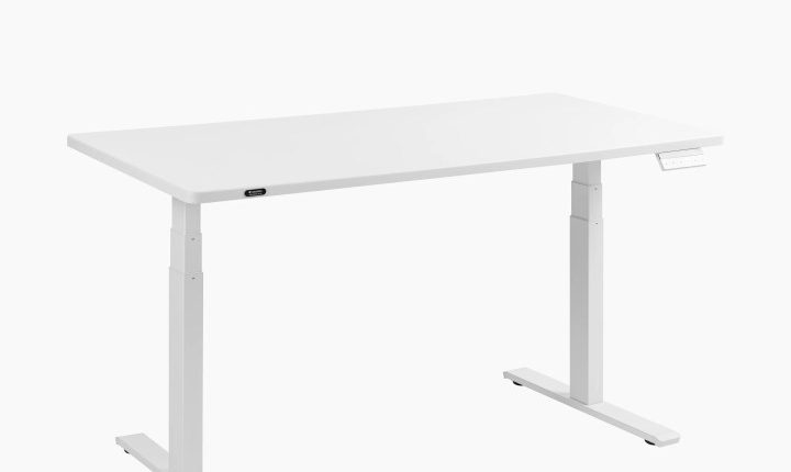 Boulies MagVida Standing Desk improved my posture and my workflow