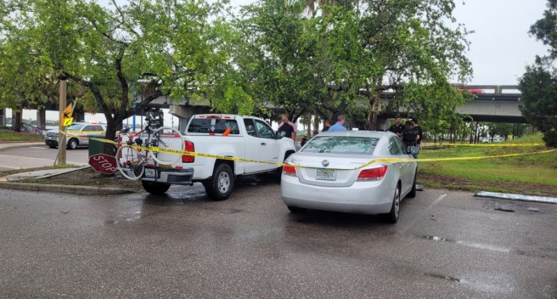Bradenton road rage incident about turn signal ends in crash, shooting, police say