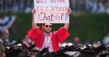 College grads face toughest job market in more than a decade
