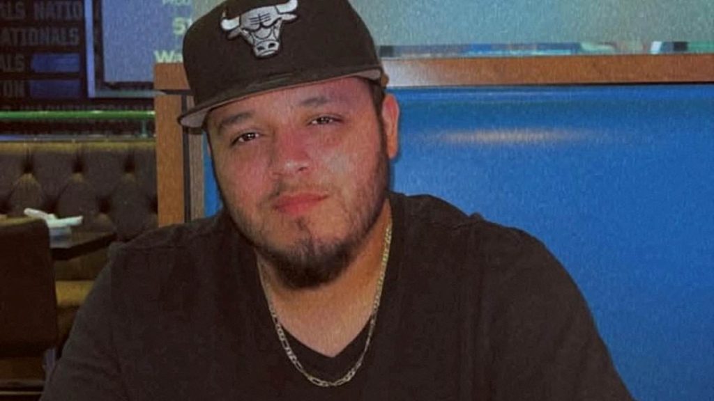 Deported migrant on his way BACK to America from El Salvador prison