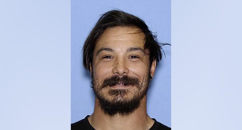 Ex-military father at large after 3 daughters found dead in central Washington