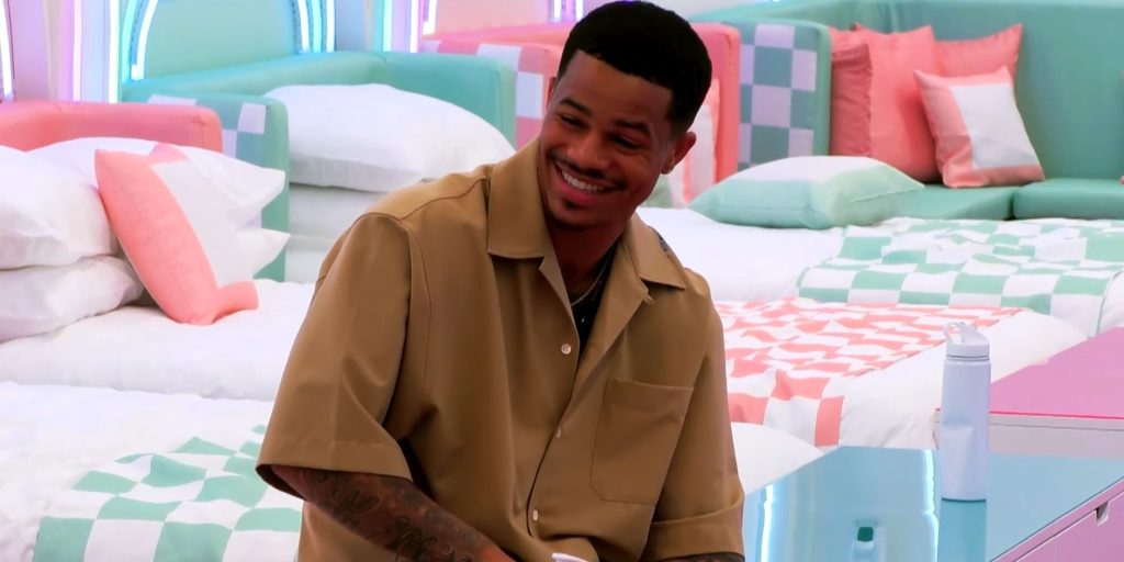 Fans React To Love Island USA Season 7's Ace Setting Boundaries With Amaya After Recoupling