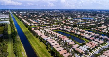 Aerial view of a residential neighborhood in Boynton Beach, Florida.