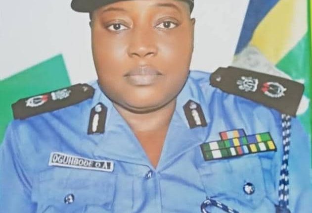 Lagos Airport Police arrest suspected international fraudster with 783 MTN sim cards