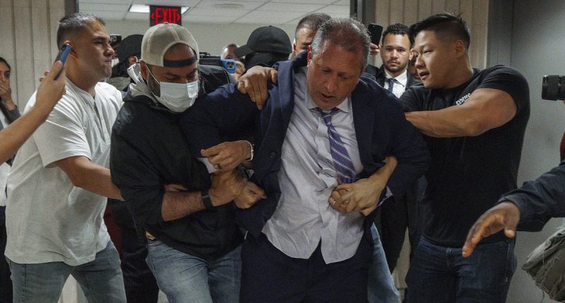 NYC's comptroller dramatically arrested by ICE outside court