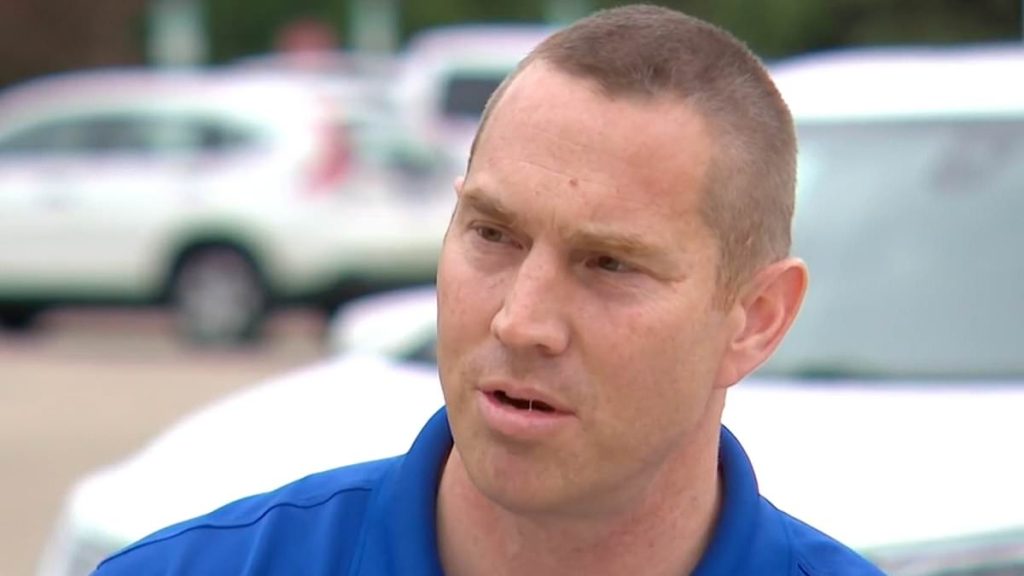 Neighbors at war over resident's perfectly LEGAL plan