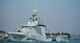 HMS Spey (P234) departing Portsmouth.