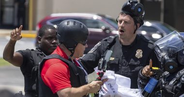 Reporter arrested by ICE while live-streaming from anti-Trump protest