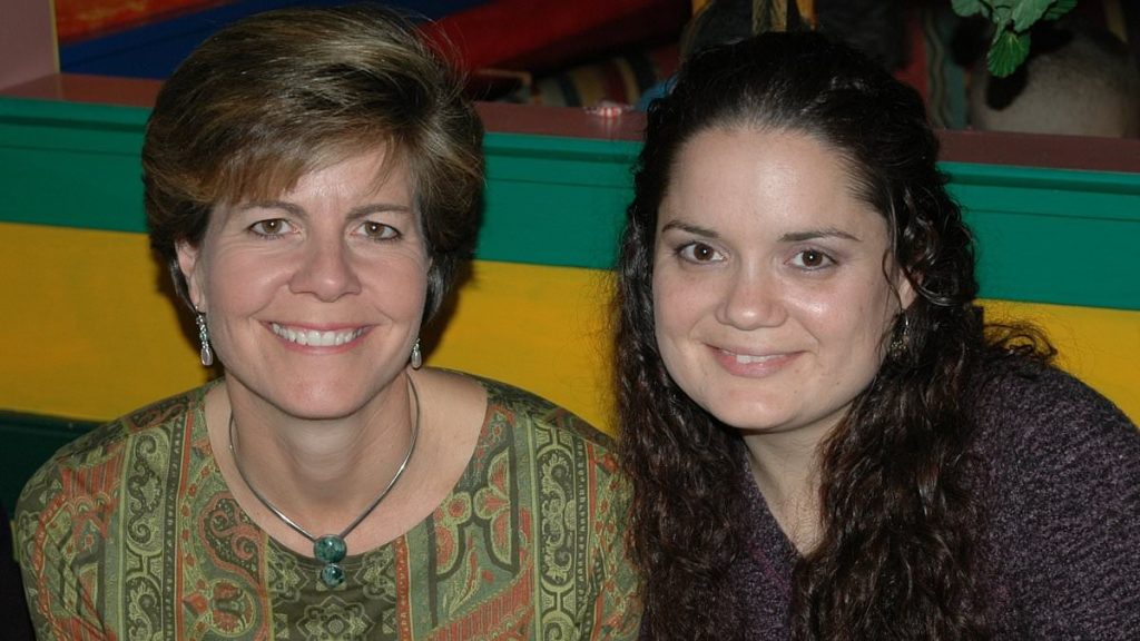 Signs our dead loved ones are trying to contact us: SUZANNE GIESEMANN