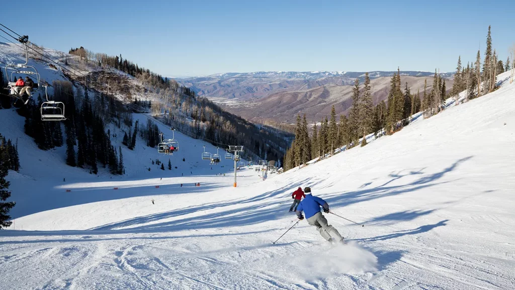 Skier plummets 1,000 feet down mountain