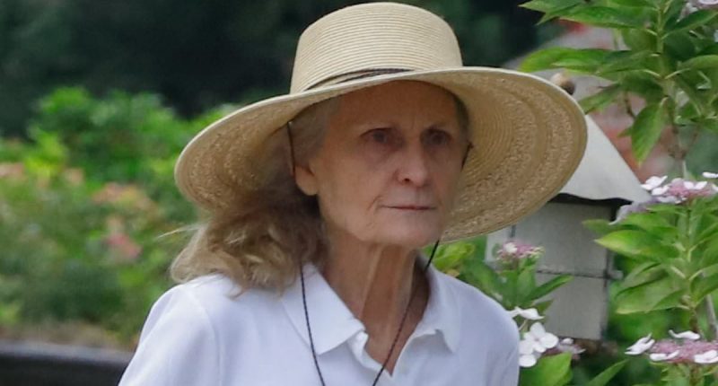 Tom Cruise co-star is unrecognizable at 75... who is she?