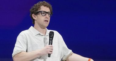Users' intimate chats posted to app's PUBLIC feed