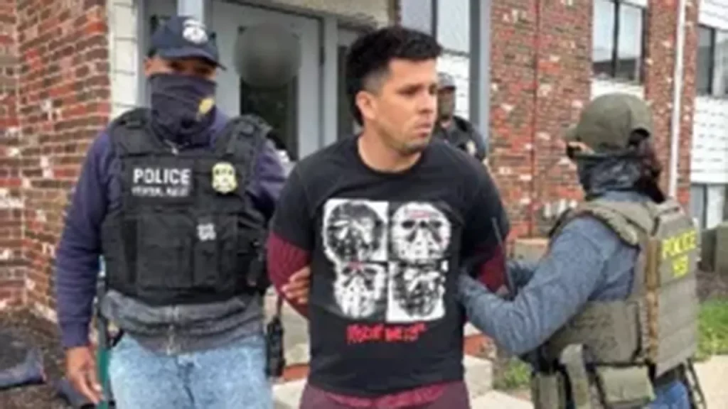 Venezuelan gang suspect in US illegally allegedly attempts to murder federal agent during arrest