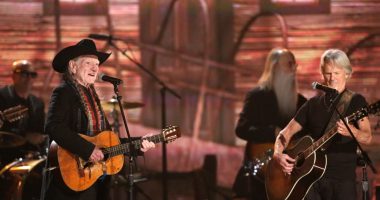 Willie Nelson keeps living the life he loves at 92. 'I'm not through with it yet'