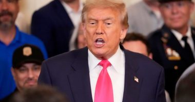 With Iran, President Trump faces his neocon moment