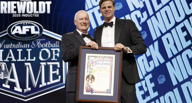 'Don Bradman of footy' inducted as 33rd Legend of the Australian Football Hall of Fame, as who's-who of the AFL hit the blue carpet for glitzy ceremony