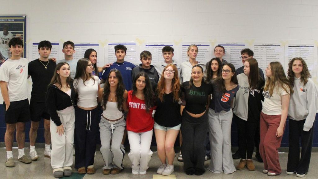 15 pairs of twins to graduate from New York high school