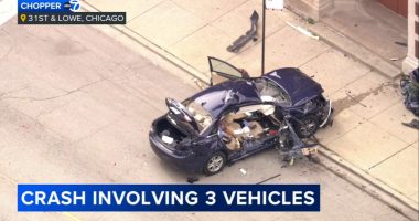 3 injured, 2 in custody in serious car crash in 600-block of West 31st Street in Bridgeport, Chicago Police Department says